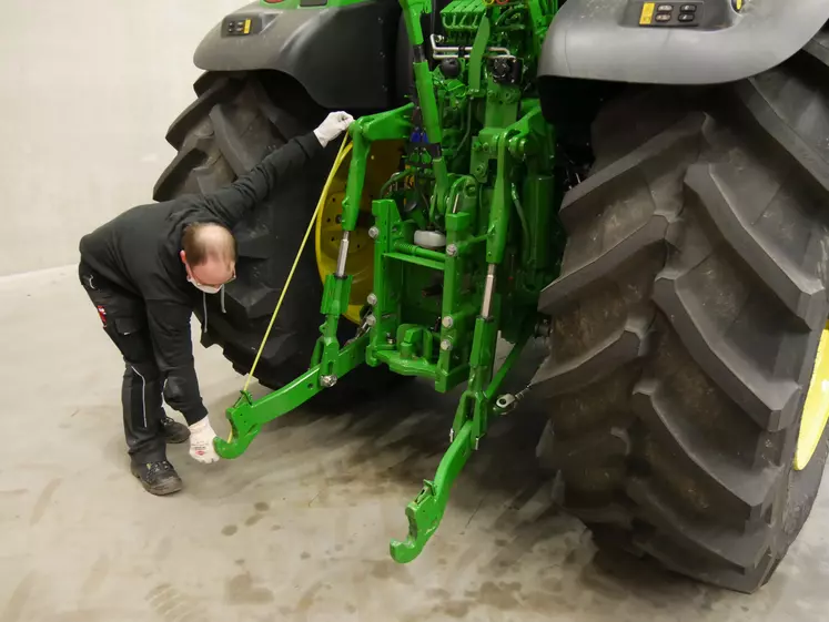 Les chandelles se règlent à la même longueur et ne doivent pas être en position flottante. 