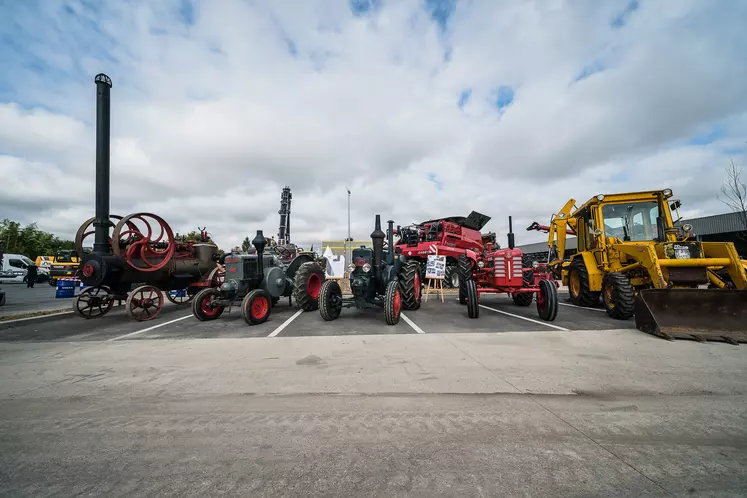 Exposition de tracteurs Lanz Buldog et de Volvo BM pour les 100 ans du groupe Malécot