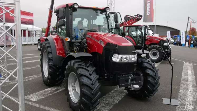 Tracteur Case IH Farmall 100 A au Sommet de l'élevage 2022