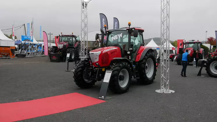 Tracteur MCCormick X6.4 au Sommet de l'élevage 2022 