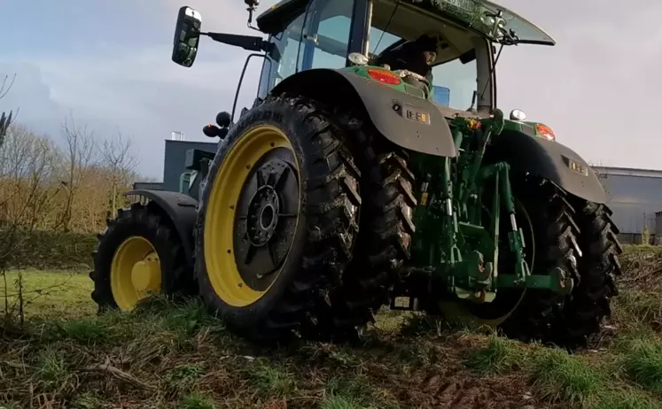 Roue auto-adaptative de l'ENSTA Bretagne en test sur terrain irrégulier 