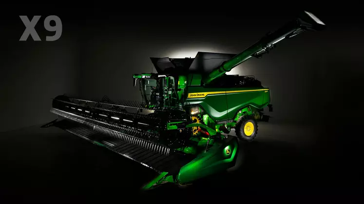 Moissonneuse-batteuse John Deere X9 Réussir Machinisme