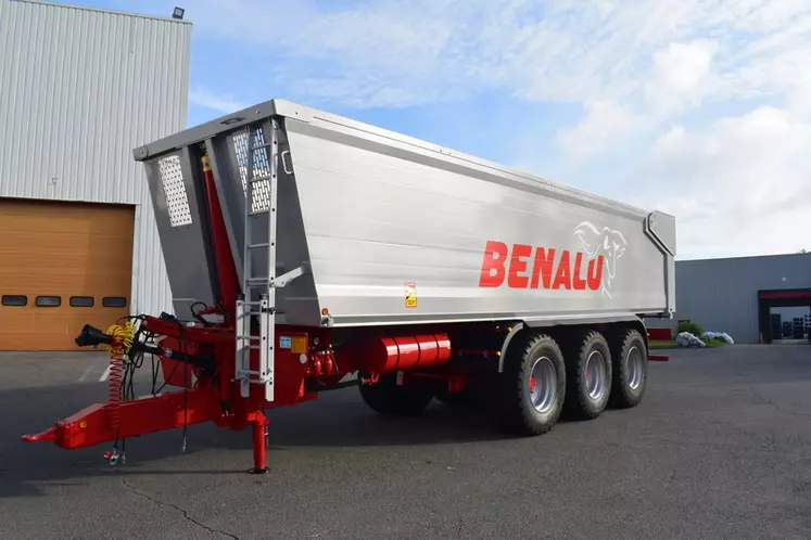 La gamme de bennes tout en aluminium de Benalu se compose des modèles Agrialu 88 et 95.  