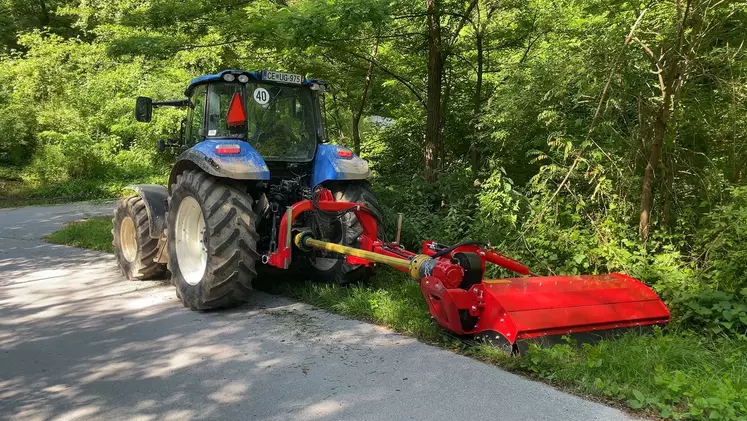 Tehnos propose une large gamme de broyeurs pour l'entretien du réseau routier.