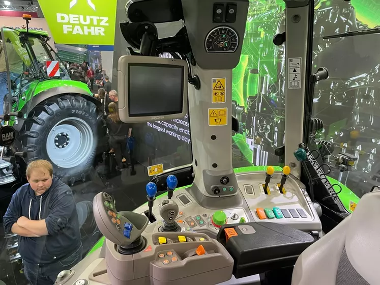 Les tracteurs Deutz-Fahr série 6 TTV avec la cabine Maxi Vision +.