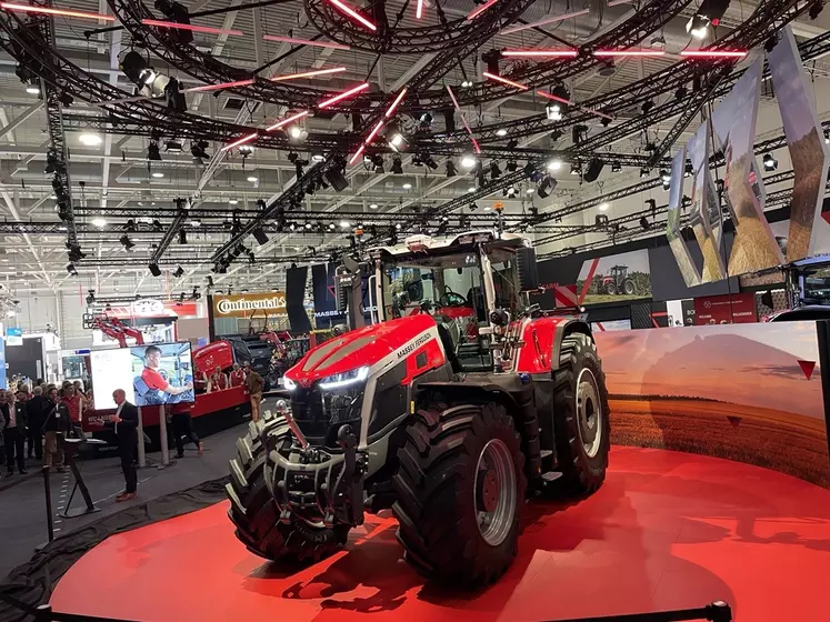 Massey Ferguson présente à Agritechnica la nouvelle gamme de tracteurs de forte puissance MF 9S.