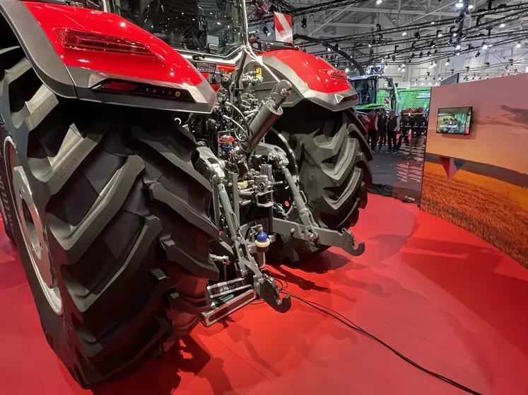 MASSEY FERGUSON 9S.425