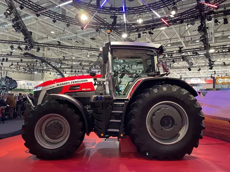 Massey Ferguson présente à Agritechnica la nouvelle gamme de tracteurs de forte puissance MF 9S.