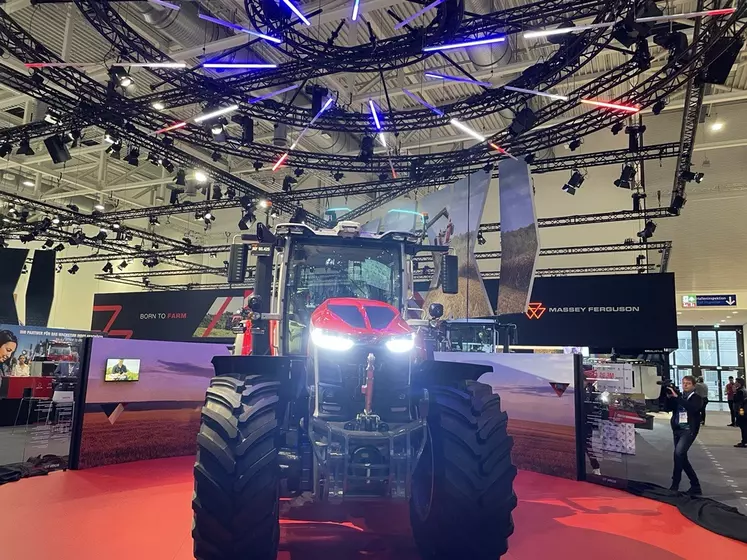 Massey Ferguson présente à Agritechnica la nouvelle gamme de tracteurs de forte puissance MF 9S.