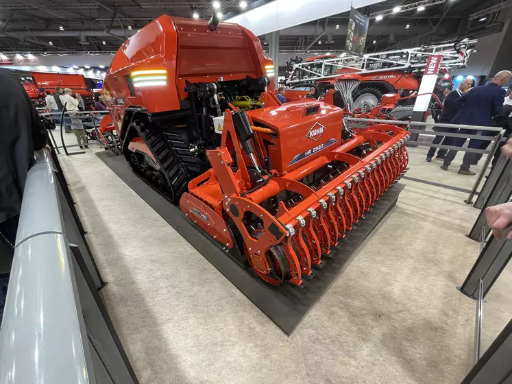 Kuhn dévoile le robot des champs Karl.