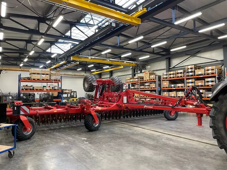 Quatre prototypes du déchaumeur à disques indépendants Qualidisc 21123 T ont été réalisés à l'usine Kverneland Group des Landes-Genusson en Vendée.