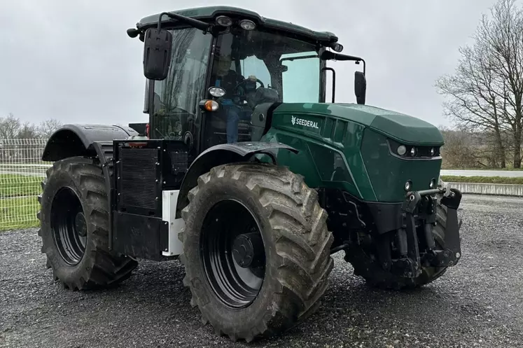 La start-up brestoise Seederal dévoile son premier prototype de tracteur électrique. 