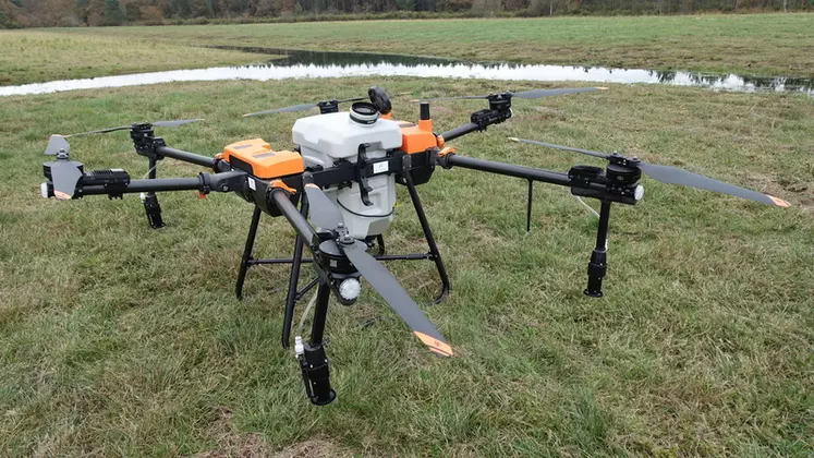 Le drone AG100 d’Agrodrone présente une envergure de 3 mètres.