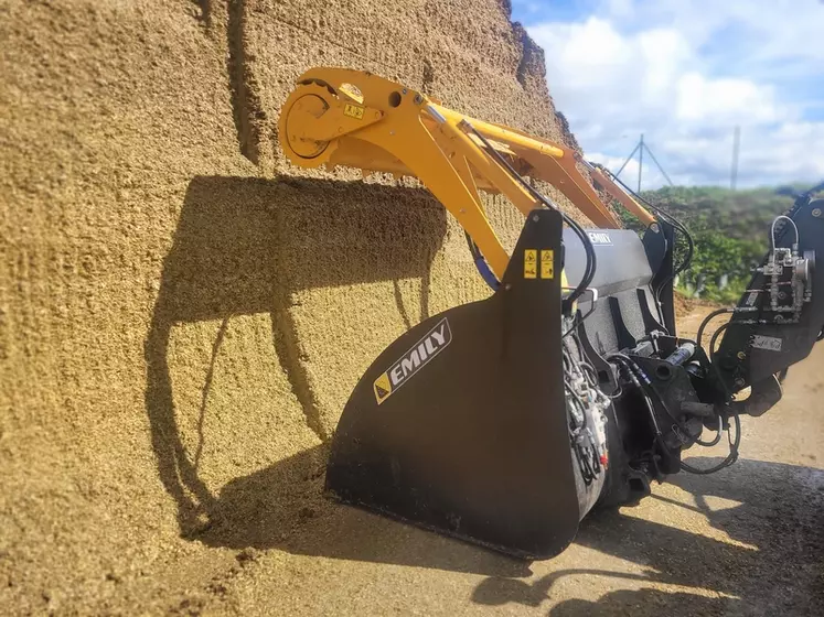 Le godet désileur Emily doté d'un rotor de grand diamètre affiche des temps de désilage réduits