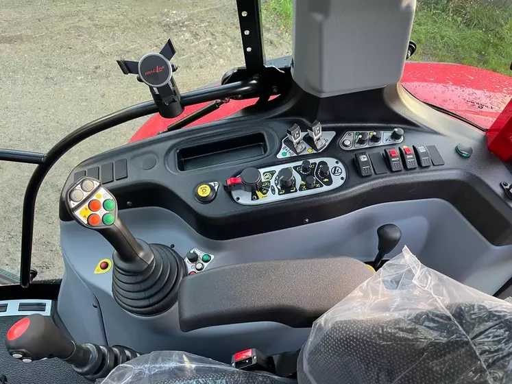 Console de droite de tracteur Lindner Lintrac 115 LS avec chargeur frontal