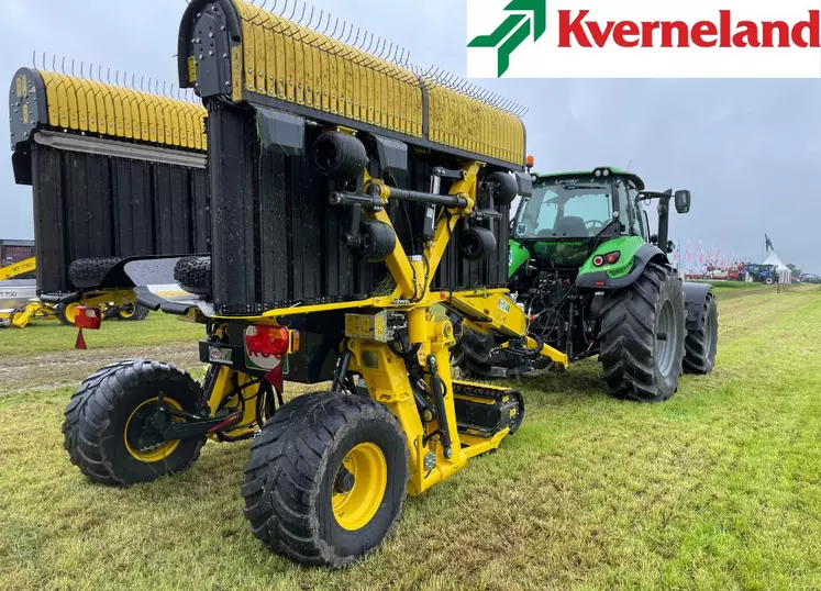 Andaineur à tapis Roc sur le Salon de l'herbe 2024 à Nouvoitou