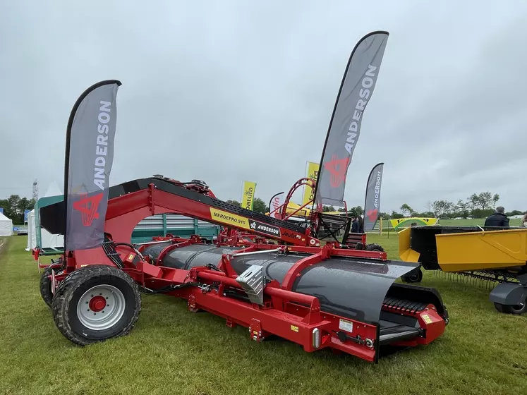 Andaineur à tapis Mergepro 915 d'Anderson au Salon de l'herbe 2024