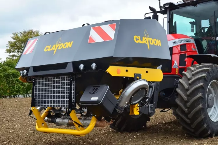 Claydon lance la trémie frontale Evolution, d'une capacité de 2 750 litres.