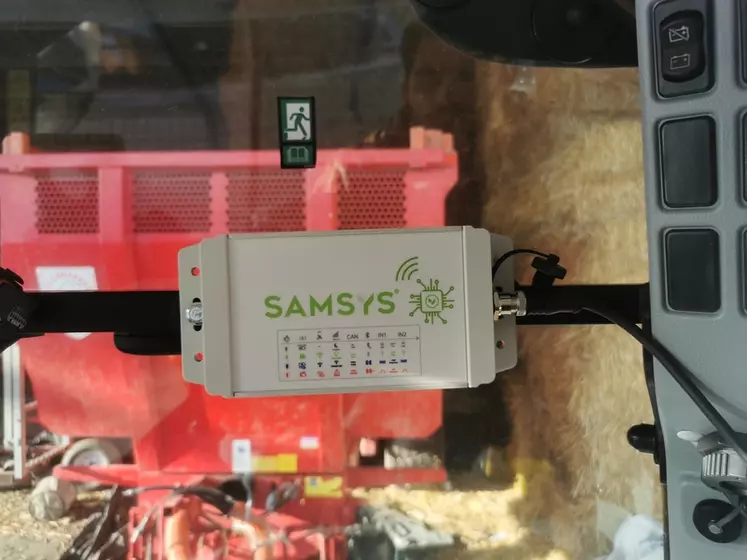 Boîtier de tracking Samsys sur tracteur agricole