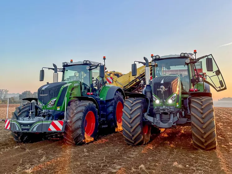 Arracheuse de pommes de terre traînée deux rangs Ropa Keiler 2  avec tracteur Fendt 828 Vario