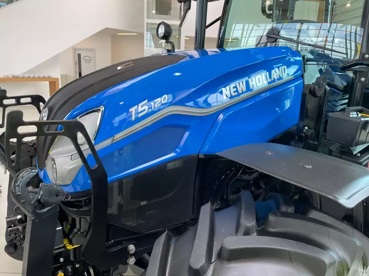 Tracteur New Holland T5 Dual Command présenté à l'usine CNH  de Basildon