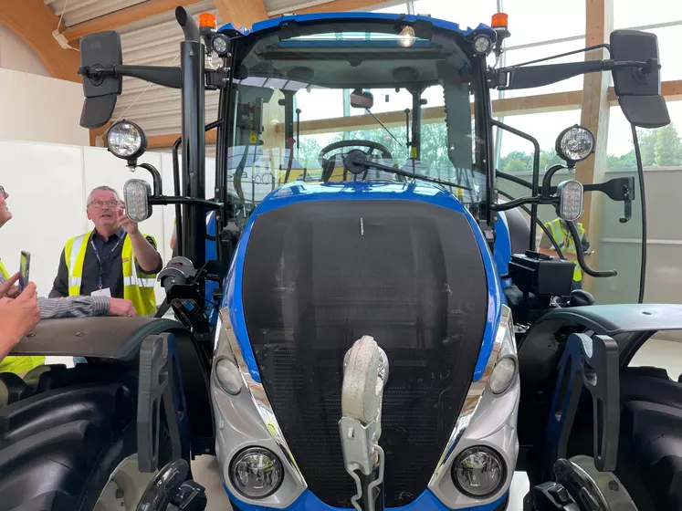 Tracteur New Holland T5 Dual Command présenté à l'usine CNH  de Basildon