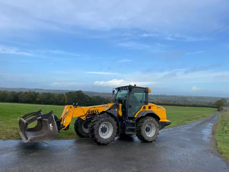 Chargeuse articulée Dieci Agri Pivot T70 sur la route