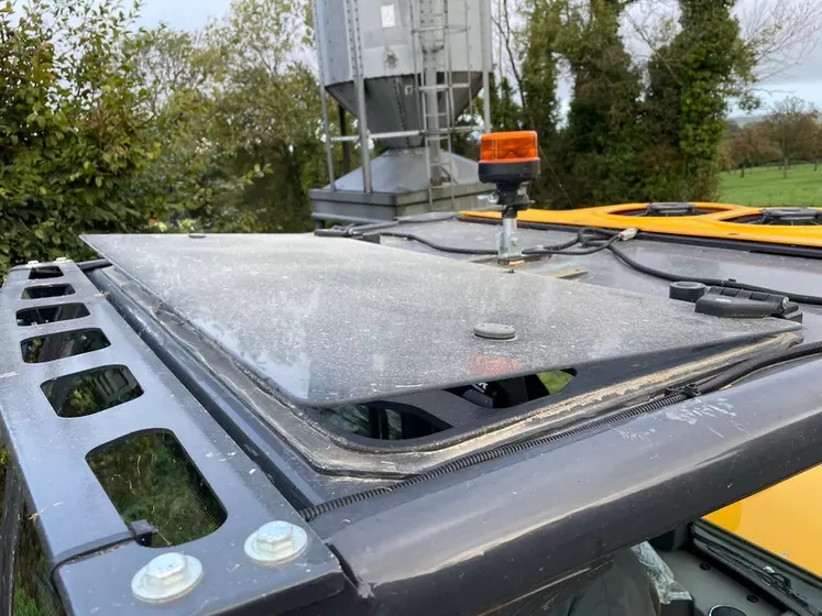 Toit ouvrant de la chargeuse articulée Dieci Agri Pivot T70 