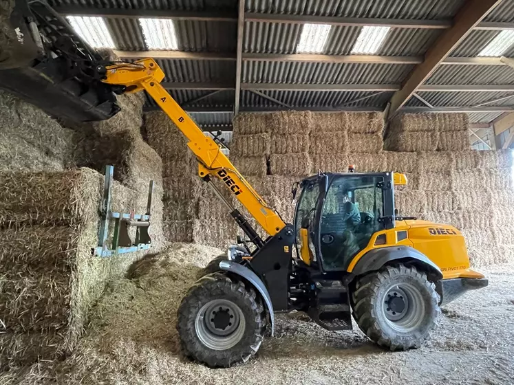 La chargeuse articulée Dieci Agri Pivot T70 pèse à vide 7 150 kg.