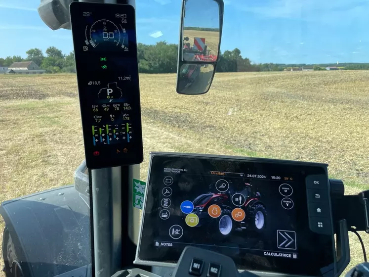 tracteur Valtra S416 intérieur cabine
