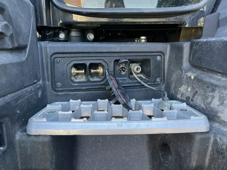 tracteur Valtra S416 intérieur cabine entretien