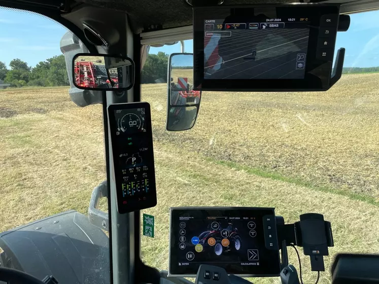 tracteur Valtra S416 intérieur cabine
