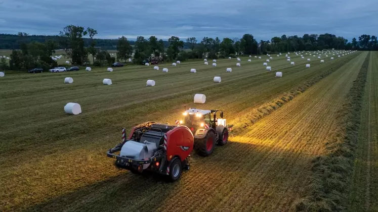 Le record a débuté le 2 juillet à 17 h pour se terminer le lendemain à la même heure.