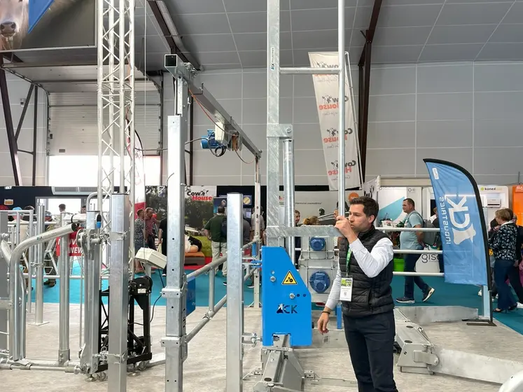 <em class="placeholder">Barrière levante extensible de CK Industries au Space 2024</em>