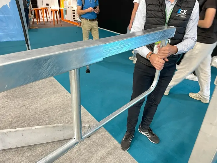 <em class="placeholder">Partie extensible de la barrière levante de CK Industries au Space 2024</em>