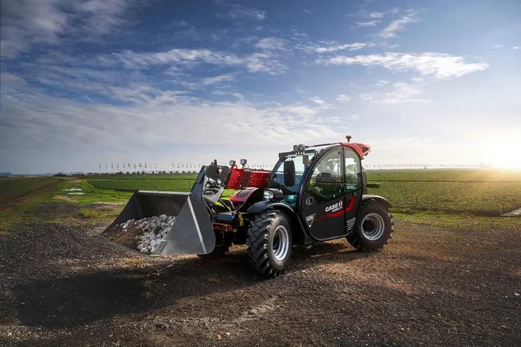 <em class="placeholder">Chariot télescopique Case IH Farmlift 626</em>