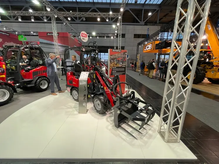 <em class="placeholder">Valet de ferme Schäffer 16e au salon Eurotier</em>
