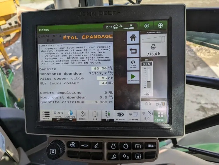<em class="placeholder">Terminal Isobus du tracteur John Deere 6R 195</em>