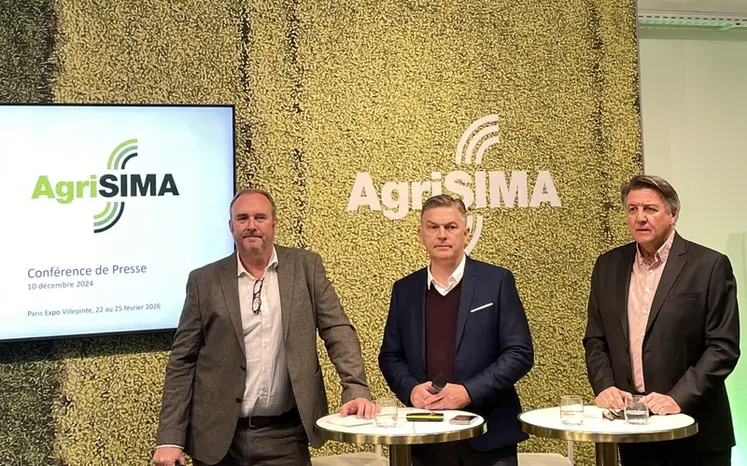 <em class="placeholder">Damien Dubrulle, président d&#039;Axema, Gaëtan Menard du salon EspritMeuble et Frédéric Bondoux de Profield Events lors de la présentation du salon AgriSima 2026 le 10 ...</em>