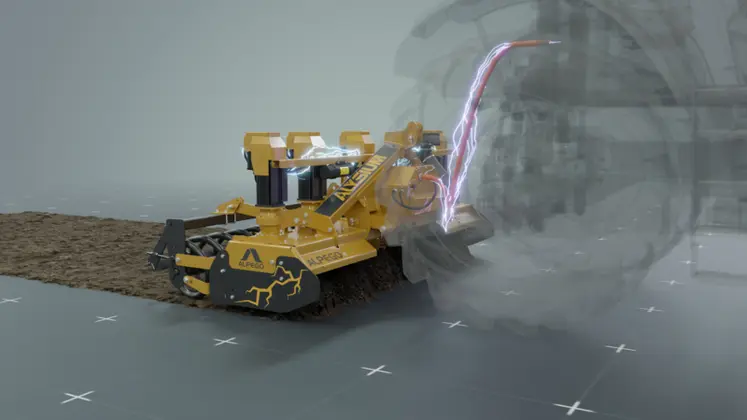 <em class="placeholder">Herse rotative à entraînement électrique Alysium d&#039;Alpego au travail </em>