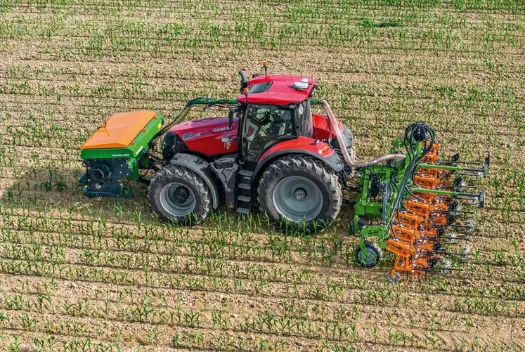<em class="placeholder">Bineuse Amazone avec trémie frontale</em>