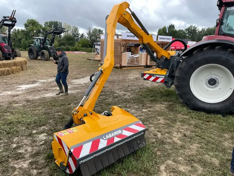 <em class="placeholder">Epareuse Lagarde Saturne III 56 S à Innov-Agri grand Sud-Ouest 2024</em>