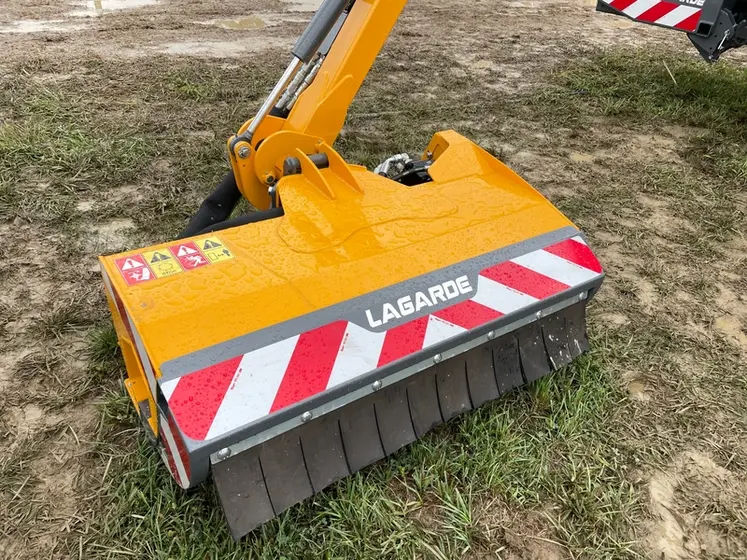 <em class="placeholder">Tête de broyage d&#039;épareuse Lagarde Saturne III à Innov-Agri grand Sud-Ouest 2024</em>