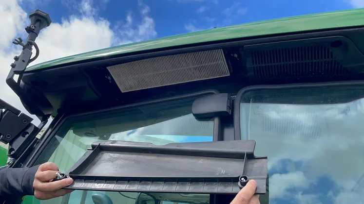 <em class="placeholder">Filtre à air de cabine de tracteur John Deere 5M</em>