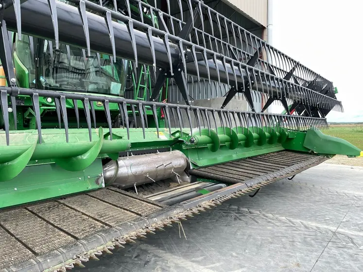 <em class="placeholder">Vue des tapis d&#039;une coupe flexible Draper John Deere</em>