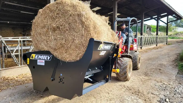 <em class="placeholder">Dérouleuse Emily accrochée sur un valet de ferme</em>