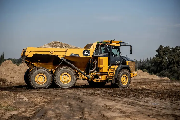 <em class="placeholder">Dumper autonome John Deere</em>