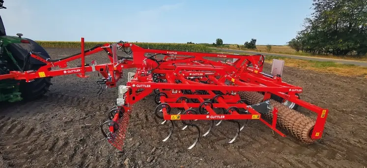 <em class="placeholder">cultivateur semi-porté Güttler Feldmeister LK 60 vue de profil.</em>