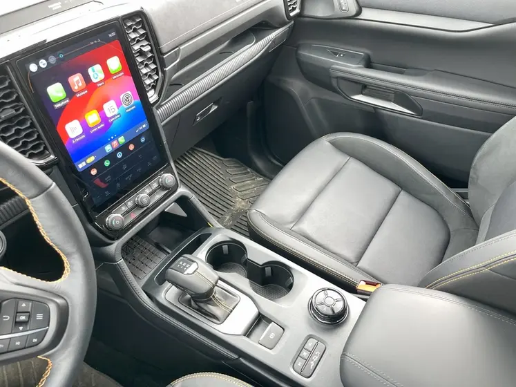 <em class="placeholder">Console centrale de Ford Ranger Wildtrak X SuperCab</em>
