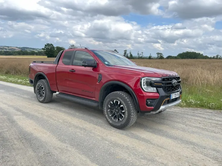 <em class="placeholder">Le Ford Ranger est disponible avec trois types de boîtes de vitesses : mécanique à six rapports et automatique à six ou dix rapports.</em>